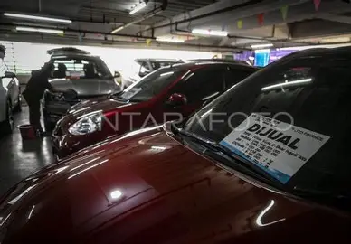 Caroline.id milik ASLC terus mencatatkan pertumbuhan penjualan mobil bekas, didukung ekspansi showroom dan tren konsumen yang bergeser dari mobil baru ke mobil bekas.FOTO ; ANTARA.