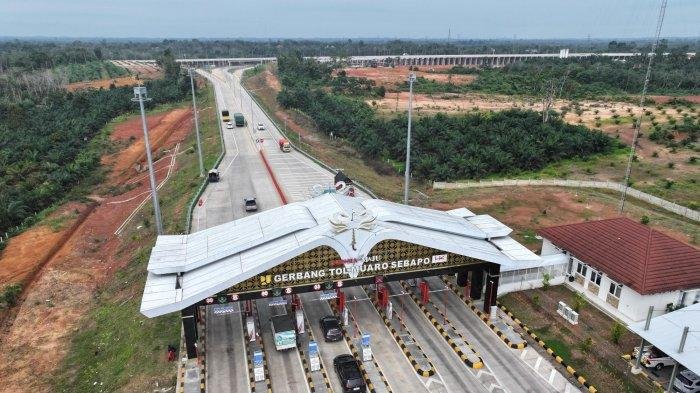 Gerbang Tol Baleno yang merupakan bagian Tol Trans Sumatera. Pengerjaan tol seksi 3 ini masuk MURI. FOTO:tribunjambi.com