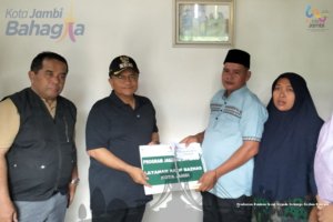 Wali Kota Jambi Beri Santunan kepada Keluarga Bocah 7 Tahun Korban Tenggelam di Paal Merah