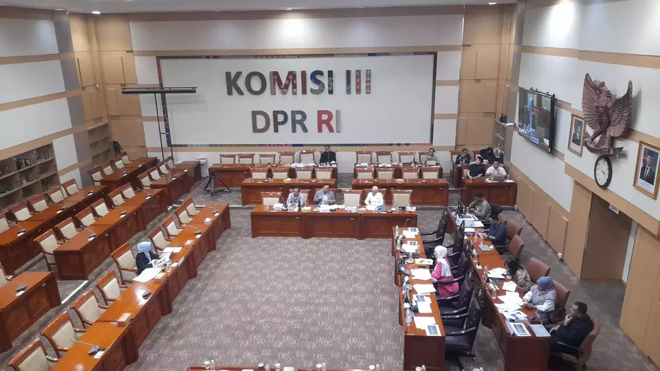 DPR Dukung Kenaikan Gaji Hakim 280 Persen, Minta Reformasi dan Pengawasan Ketat