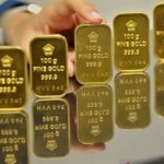 Usai Terus Rekor, Harga Emas Antam Merosot Jadi Rp2.294.000 per Gram