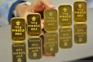 Usai Terus Rekor, Harga Emas Antam Merosot Jadi Rp2.294.000 per Gram