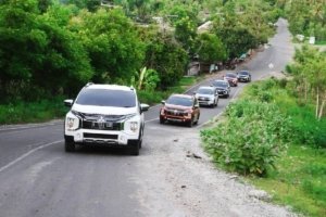 Jangan Tahan Gas di Tanjakan! Begini Cara Aman Berhenti Pakai Mobil Matik Menurut Ahli