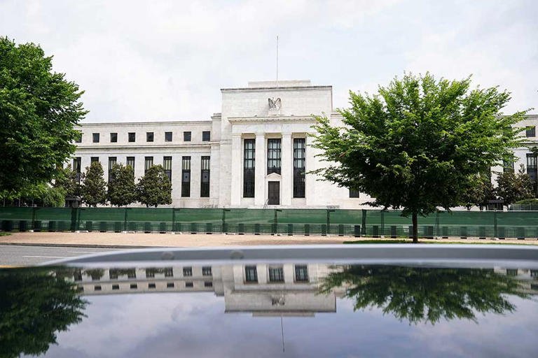 The Fed Siap Pangkas Suku Bunga Lagi, Tapi Tetap Waspadai Inflasi