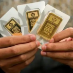 Harga Emas Antam Turun Rp4.000, Sementara UBS dan Galeri24 Tembus Rp2,4 Juta per Gram