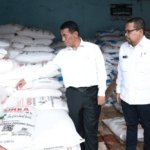Harga Pupuk Subsidi Turun 20%, KSP Qodari dan Mentan Amran: Petani Kini Lebih Bahagia