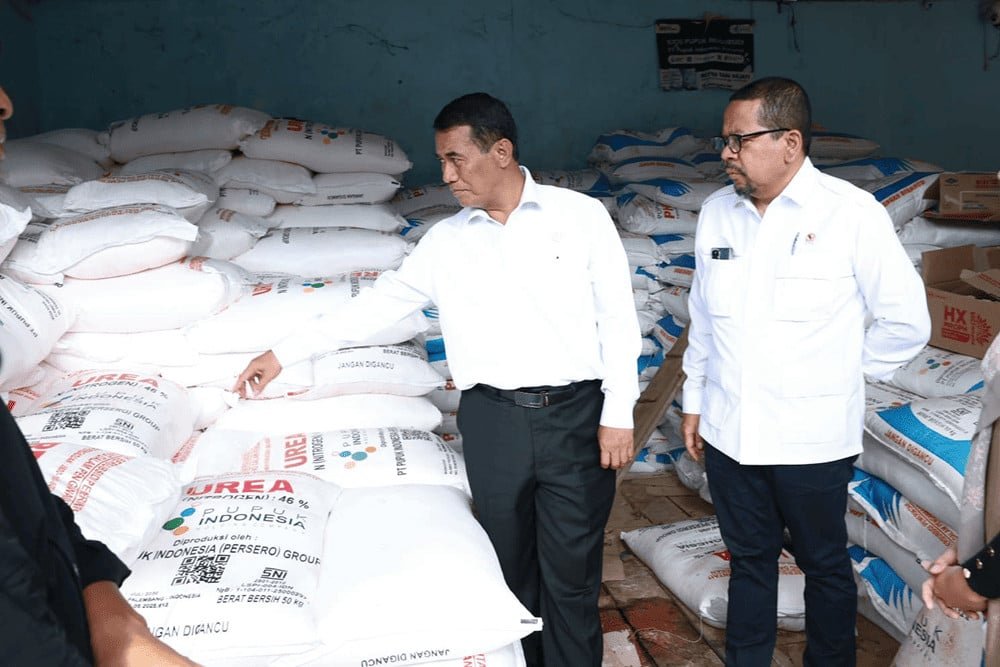 Harga Pupuk Subsidi Turun 20%, KSP Qodari dan Mentan Amran: Petani Kini Lebih Bahagia