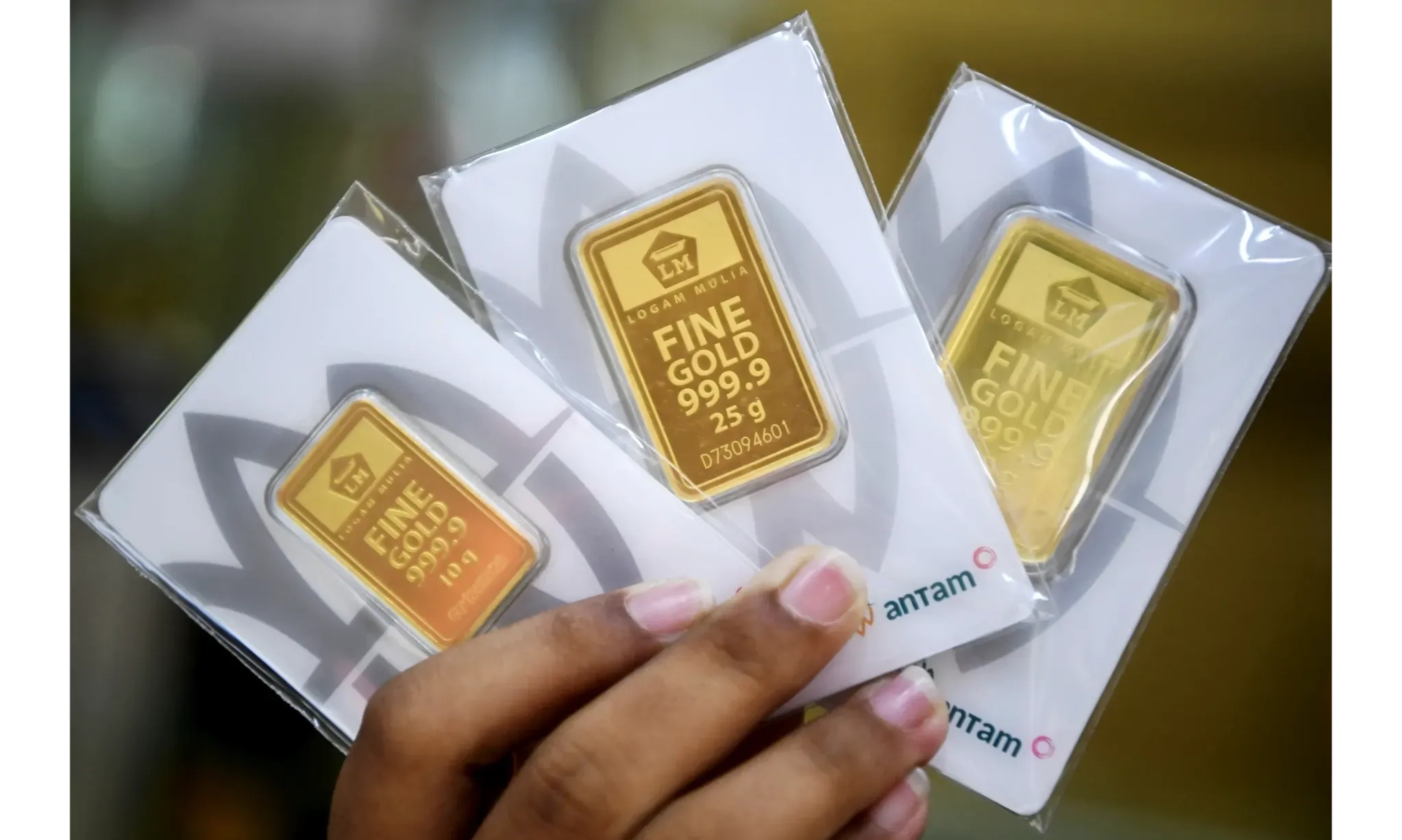 Naik Dratis! Harga Emas Antam Dijual Rp2.354.000 per Gram