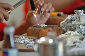 Naik Lagi, Segini Harga Terbaru Perak Antam