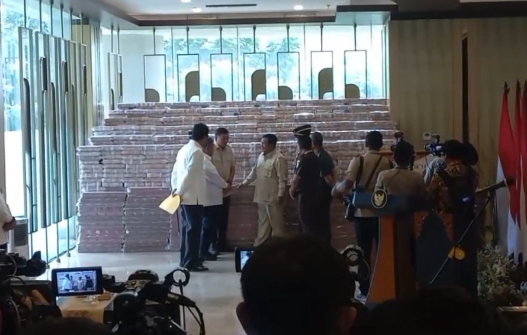 Prabowo Terkejut Lihat Tumpukan Uang Korupsi CPO Rp 13,2 Triliun yang Disita Kejagung