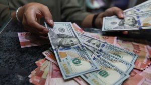 Rupiah Bangkit, Menguat ke Level Rp16.563 per Dolar AS
