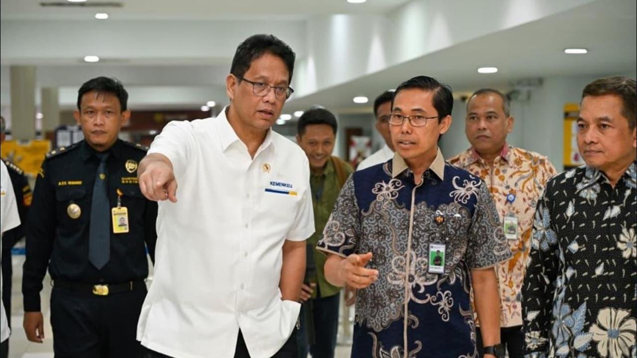 16 Ribu Pegawai Bea Cukai Terancam PHK