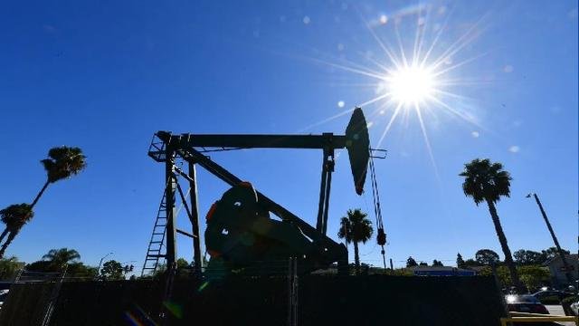 Harga Minyak Dunia Turun Lagi, Brent di USD 63,38 per Barel dan WTI di USD 59,43