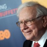 Buffett Kurangi Kepemilikan Saham Apple dan Bank of America