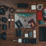 paspor dan perlengkapan travel