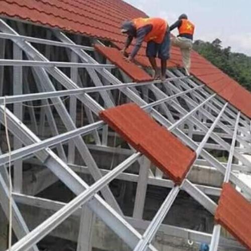 Rangka Atap Baja Ringan vs Kayu, Lebih Baik Pilih yang Mana?