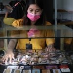 Harga Emas Pegadaian Hari Ini 1 Desember 2025: UBS dan Galeri24 Kompak Stagnan di Level Tertinggi