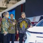 Kembangkan Mobil Nasional, Airlangga Hartarto Pastikan Insentif Kendaraan Listrik Stop
