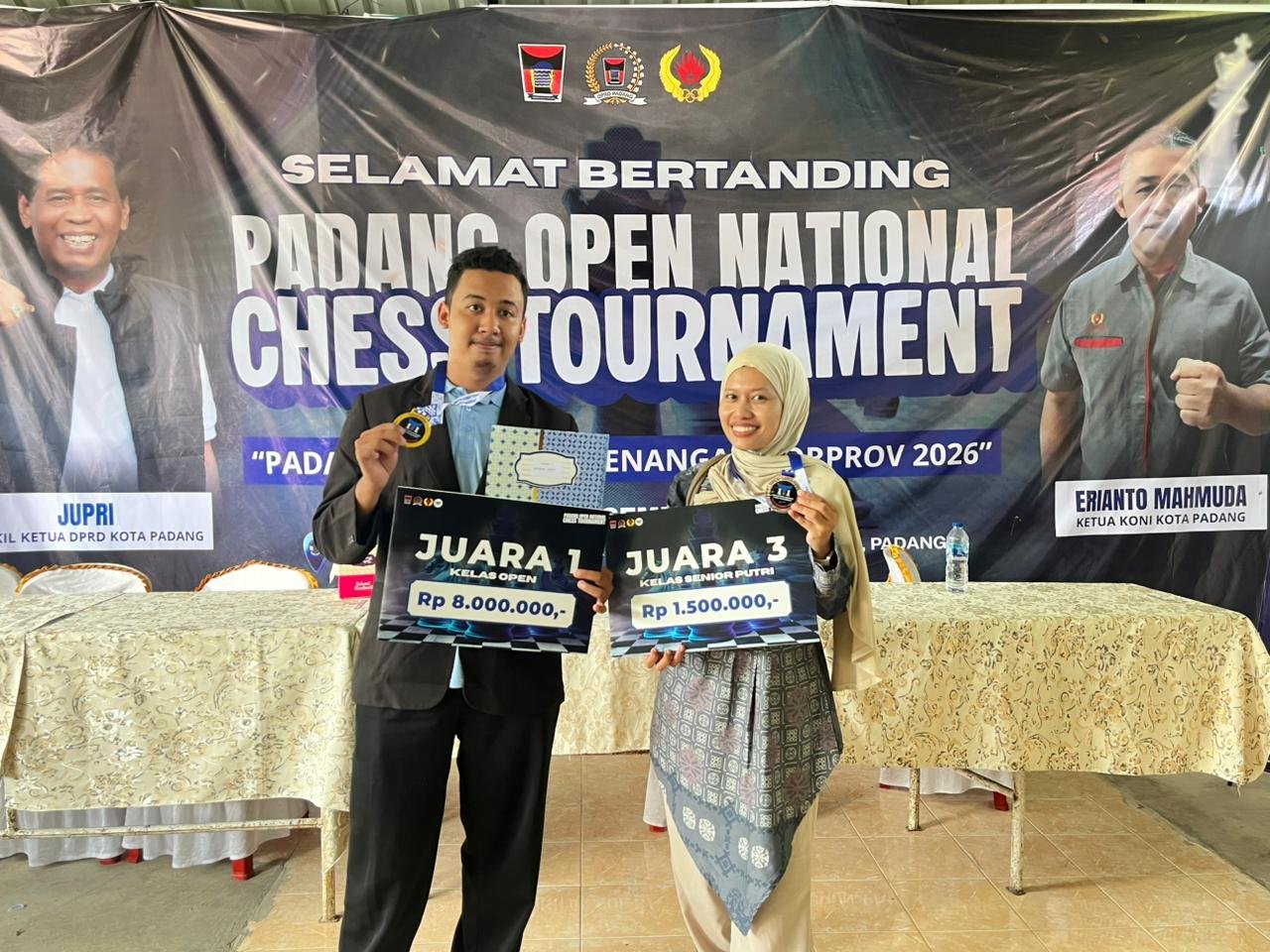 NM Izhar Bafadhol Juara Padang Open National Chess Tournament 2025, Anna Mepti Febria Raih Peringkat Tiga