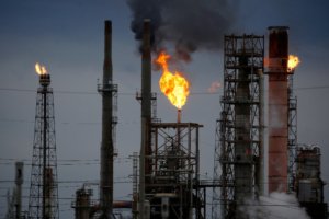 Minyak Dunia Menguat di Akhir Tahun, Kebijakan Fiskal China Jadi Penopang