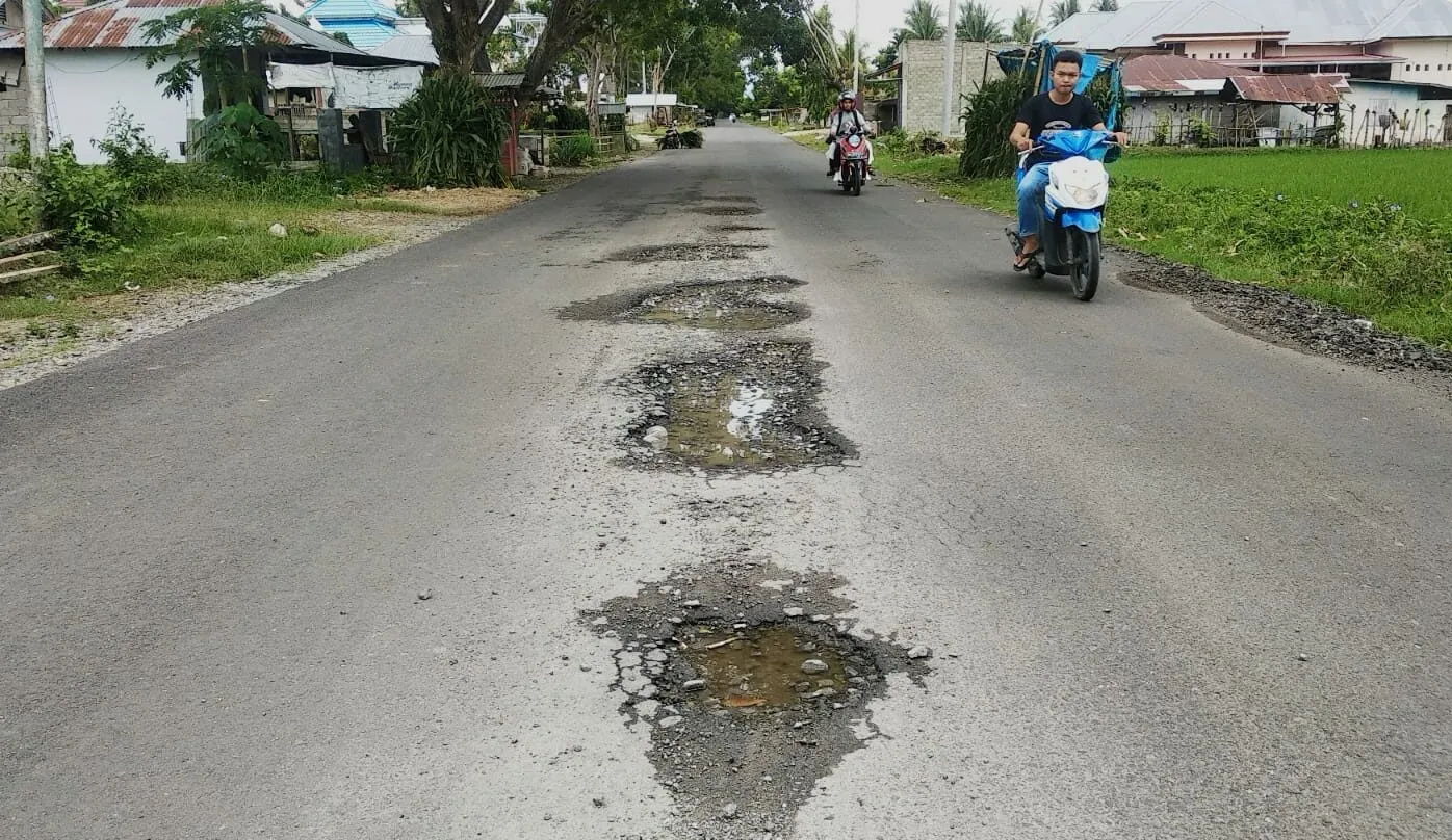 Ternyata Ini Penyebab Jalan Aspal di Indonesia Cepat Rusak Tiap Musim Hujan