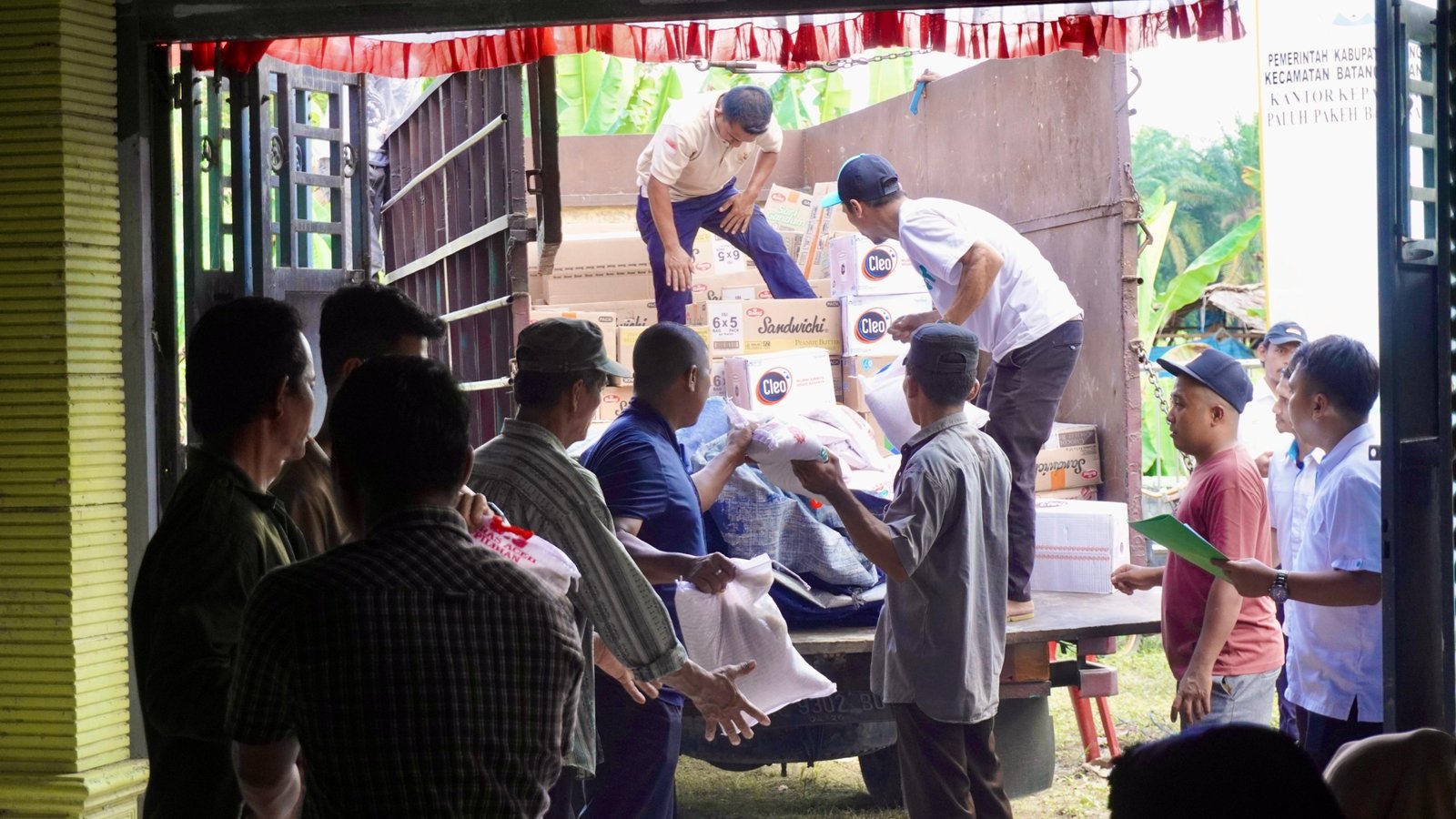 Solidaritas Karyawan PalmCo Mengalir untuk Korban Banjir dan Longsor di Sumatera