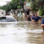 Mau Tahu Risiko Nyalakan Mobil yang Terendam Banjir? Ini Penjelasannya