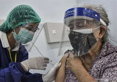 Studi Terbaru Ungkap Vaksin COVID Turunkan Risiko Kematian di Usia Muda