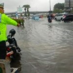 Banjir Genangi Akses Jalan Menuju Bandara Soekarno-Hatta