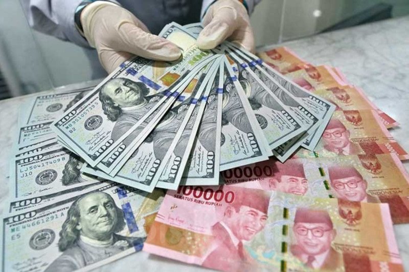 Menguat 14 Poin, Rupiah Kini Rp16.851 per Dolar AS
