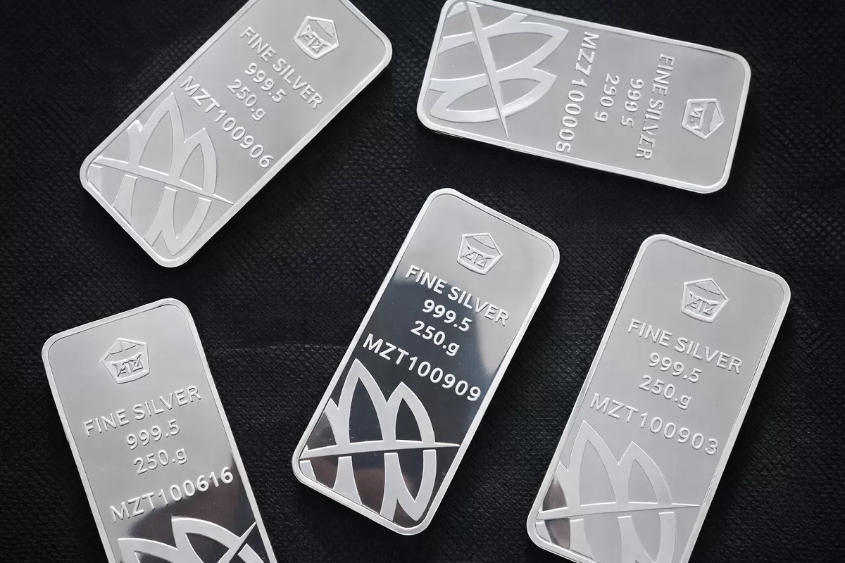 Menanjak ke Level Baru, Harga Perak Tembus Rp65.600 per Gram