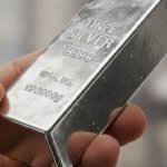 Tergelincir dari Level Tertinggi, Harga Perak Jadi Rp57.550 per Gram