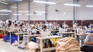 Gaji Karyawan 9 Sektor Naik 2025