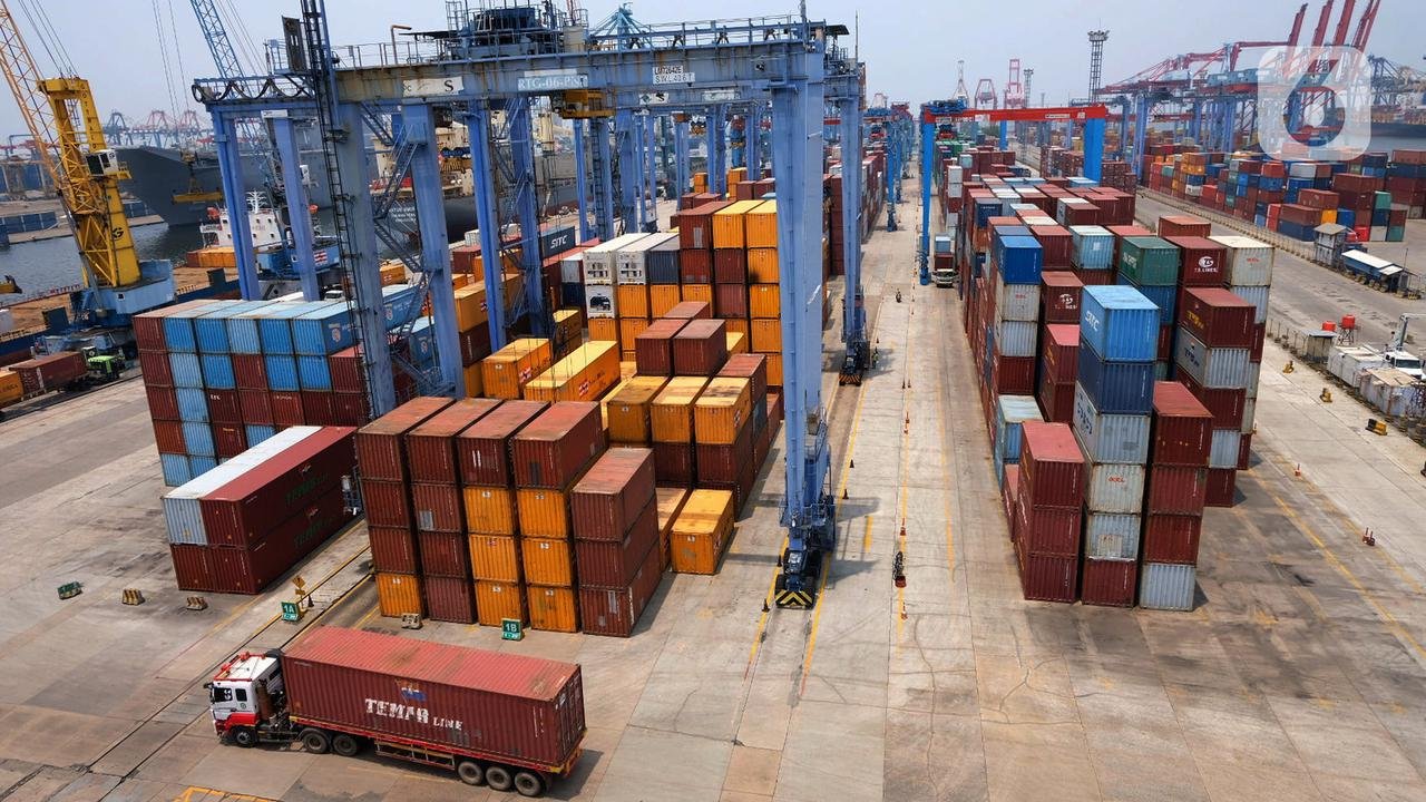 Layanan Bongkar Muat Pelabuhan Dinilai Buruk, Pelaku Usaha Logistik Minta Pemerintah Turun Tangan