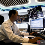 IHSG Ditutup Melemah 0,64% ke Level 8.212 Jelang Libur Imlek