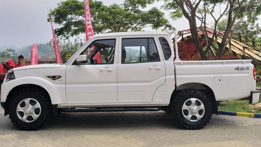 Impor 105.000 Pikap India 50% Lebih Murah dari Lokal, Ini Perbandingan Harga Hilux dan Triton