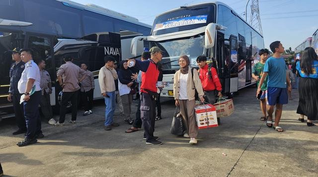 Harga Tiket Mudik Naik Tajam, Pemudik di Terminal Jatijajar Depok Mengeluh