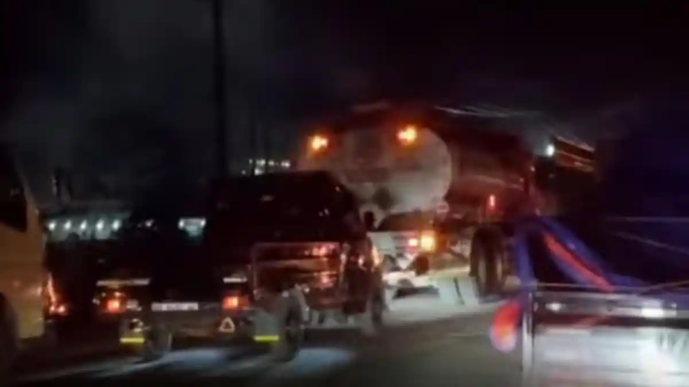 Kemacetan Parah Lumpuhkan Jalan Muara Bulian Jambi, Kendaraan Mengular Hingga Tiga Jalur