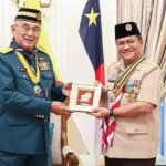 Wali Kota Jambi Maulana Terima Medali Semangat Rimba Silver dari Pengakap Malaysia di Melaka