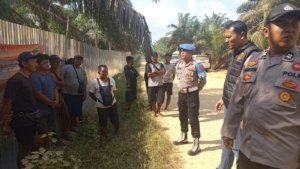 Polsek Bahar Selatan Edukasi Pekerja Sumur Minyak Rakyat soal K3 dan Regulasi ESDM di Tanjung Lebar