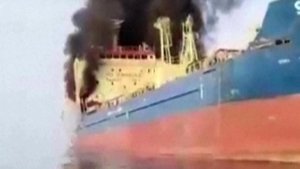Iran Serang Kapal Tanker di Selat Hormuz, Harga Minyak Dunia Terancam Meledak dan Ekonomi Global Bergejolak