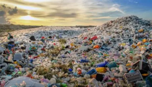 Harga Plastik Naik hingga Rp6.000 per Pak, Zulhas Sebut Dipicu Kenaikan BBM