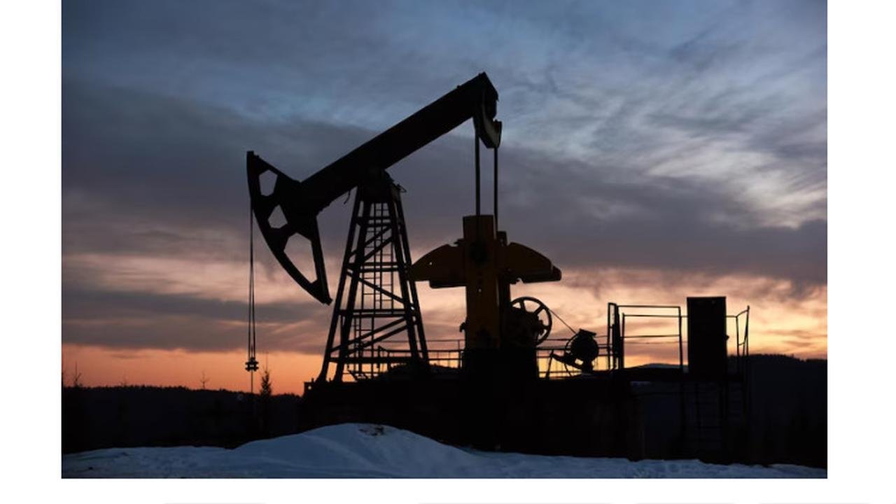 Harga Minyak Dunia Anjlok di Bawah USD 100 Per Barel