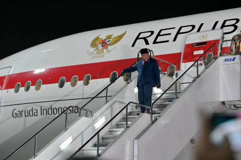 Prabowo Bertolak ke Rusia, Akan Bertemu Vladimir Putin Bahas Energi dan Geopolitik