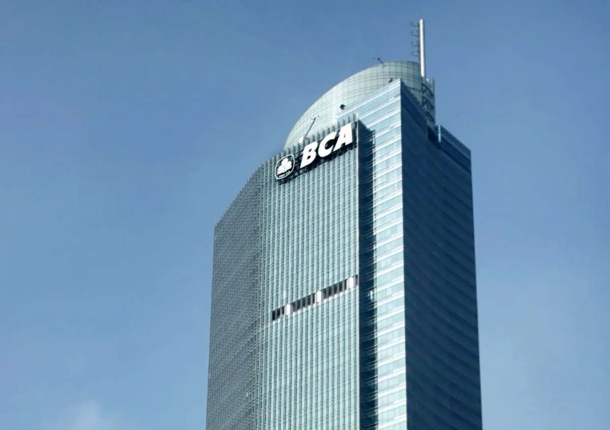 Fitch Pertahankan Rating BBB untuk BCA, Outlook Negatif Bayangi Risiko Eksternal