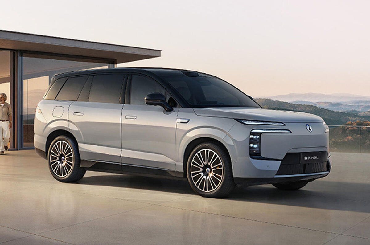 Harga BYD Denza N8L Terbaru Mulai Rp866 Juta, Ini Spesifikasinya