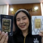 Harga Emas Pegadaian Hari Ini Kompak Turun!
