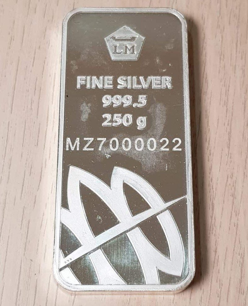 Harga Perak Antam Melesat Tinggi, Cek Disini!