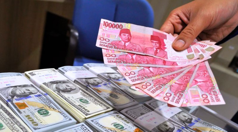 Rupiah Menguat di Awal Pekan, Tapi masih di Rp17.200-an
