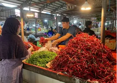 Harga Cabai di Pasar Angso Duo Kota Jambi Turun 16,67 persen